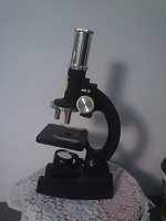 Отдается в дар Игрушечный микроскоп