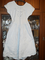 Отдается в дар платье летнее св.голубое х.б р44-46 с вышивкой