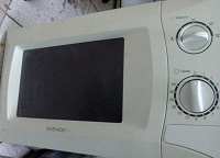 Отдается в дар микроволновка Daewoo KOR-6L05 на запчасти