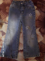 Отдается в дар красивые джинсы девочке на 5-6лет