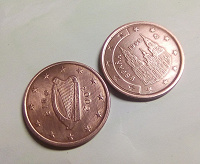 Отдается в дар Две монеты по 5 центов. Ирландия, Испания