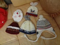 Отдается в дар детские зимние шапки