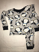 Отдается в дар Две пижамы с пингвинами — на возраст примерно 2,5-4 года