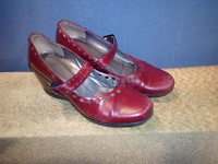 Отдается в дар Красные туфли 39 размер