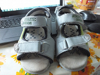 Отдается в дар Детские сандали 26 размера.