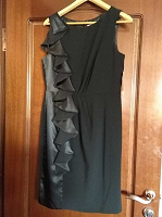 Отдается в дар Черное коктейльное платье с воланами