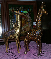 Отдается в дар жирафы и лошадка