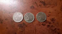 Отдается в дар три одинаковых монеты Иордания