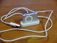 Отдается в дар музыкальный плеер Apple iPod shuffle 1 GB Silver