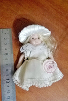 Отдается в дар Фарфоровая куколка в коллекцию