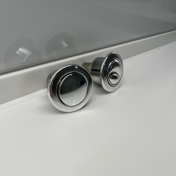 Кнопки для унитаза в дар (Москва). Дарудар