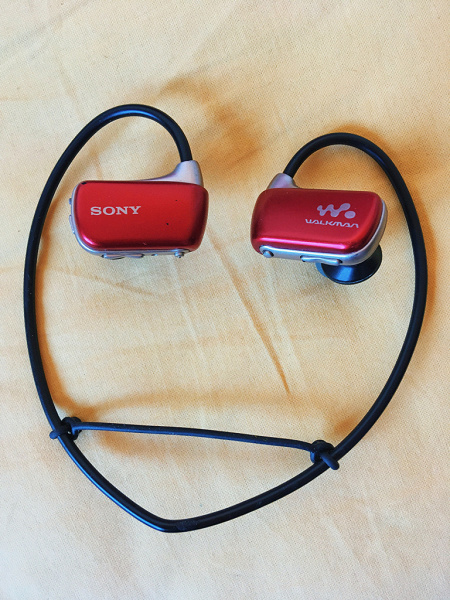 Наушники беспроводные Sony Walkman для плавания в дар (Москва). Дарудар