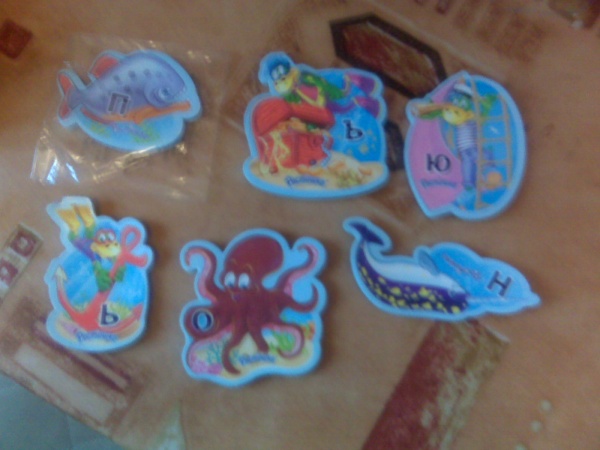 наклейки меняющие цвет. термохромные наклейки для кабеля. наклейки меняющие цвет. двусторонние стикеры. наклейки знаки зодиака.