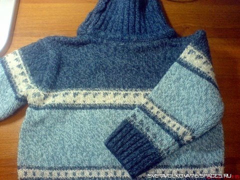 теплый свитер на ребятенка