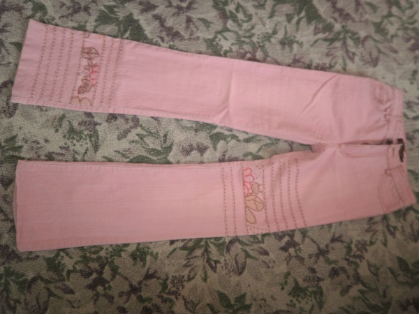 Джинсовый розовий костюмчик :)