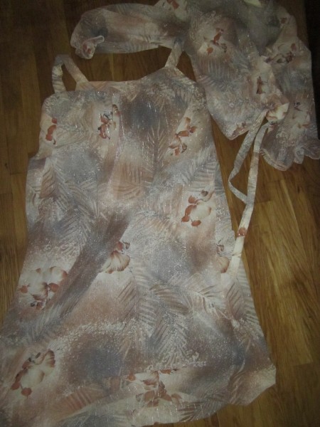 Легкое платье с накидкой 42-46 р-ра