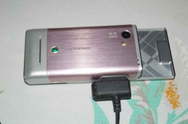 Телефон Sony ericsson T715