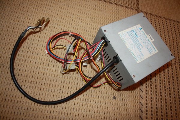 Горев блок питания. Блок питания для Pentium 2 2 канальный. Блокиритания пентиум 1. Блок питания пентиум 4. Блок питание на компьютер пентиум.