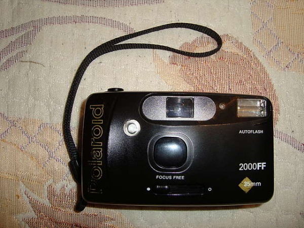 Фотоаппарат плёночный Polaroid 2000FF
