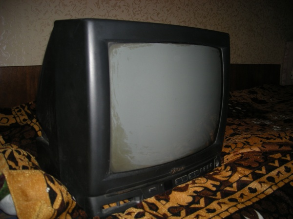 Телевизоры 2004 года. Funai телевизор 54 см. Телевизор Фунай 54 см. Фунай 1995. Телевизоры Фунай 54 диагональ.