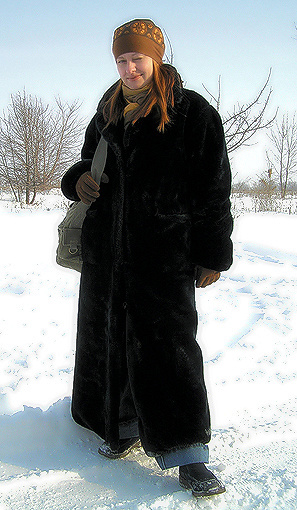Шуба длинная,иск.мех в Москве