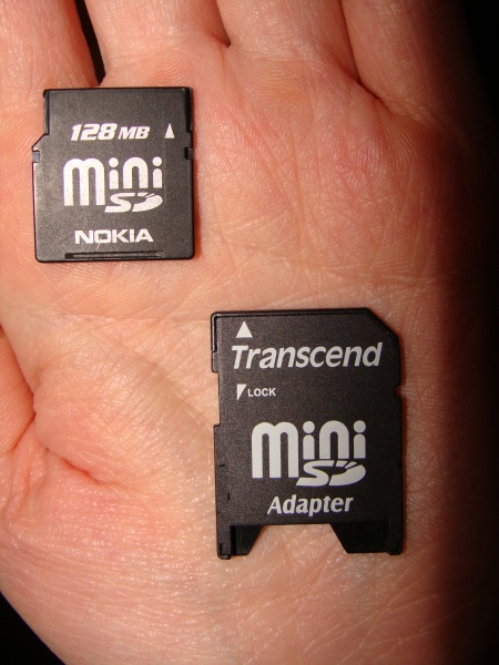 Sd флешка 128. Флешка мини СД нокиа. Флешка mi 128 MICROSD. Упаковка из под флешки для телефона микро СД. Флешки на 312мб СД.