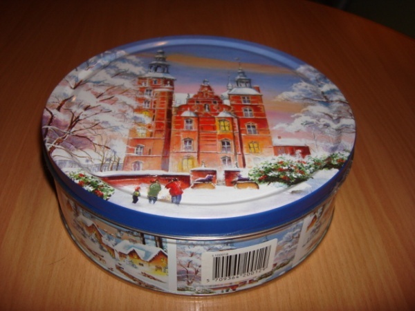 Металлическая коробка для печенья. Коробка для печенья деревянная. Картонная коробка для печенья. Коробки из под печенья. Металлическая коробка для печенья.