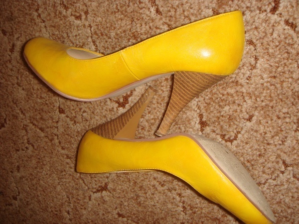 Туфли женские жёлтые