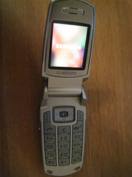 Samsung e700