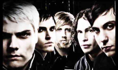 Плакат группы my chemical romance. Cancer my chemical romance. My chemical romance na na na. Рок постеры на стену. Май кемикал романс логотип.