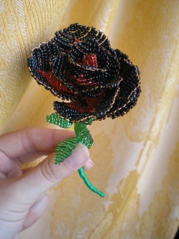Роза из бисера
