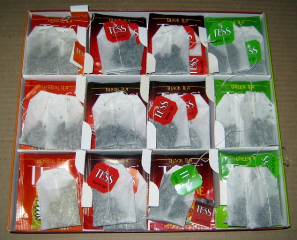 Коллекционер пакетированного чая. Дешевый новогодний чай в пакетиках. Чай в пакетиках формы пакетиков. Пакетик чая с презервативом. Сколько стоит пакетик чая