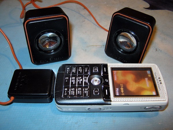 Колонки к телефону Sony Ericsson
