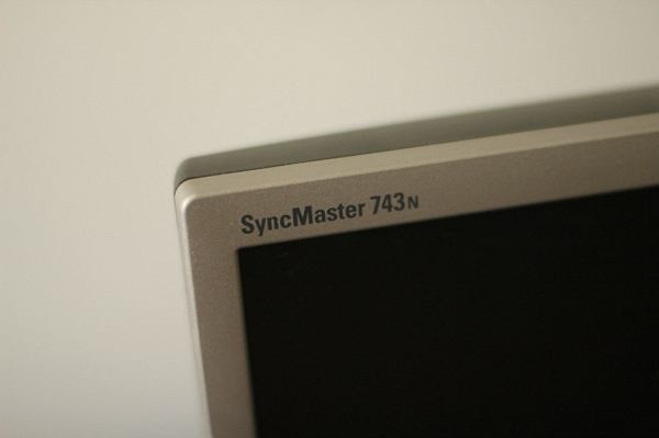 ЖК монитор Samsung SyncMaster 743N