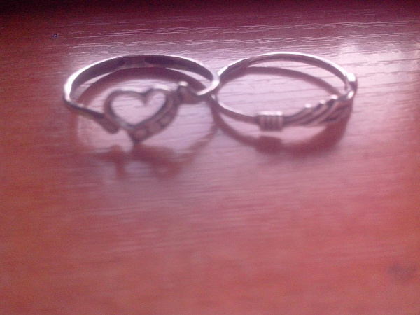 Два серебряных кольца