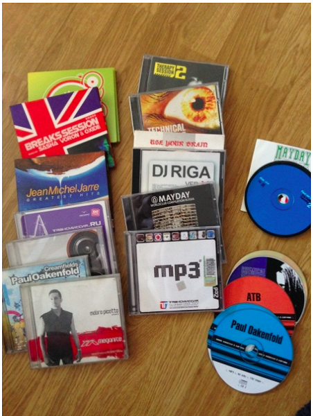 Музыка (электронная) на дисках (cd) и немного mp3. Транс, therapy ...
