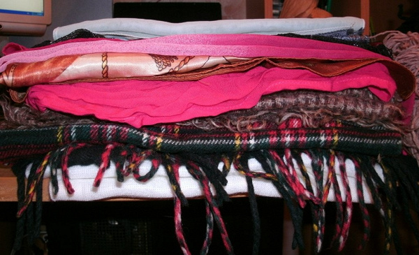Пакет шалей, шарфов, шейных платков