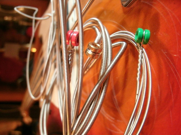 Комплект струн на бас