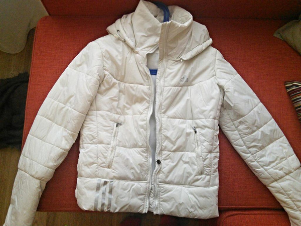 Авито куртка 140. Куртки даром женские. Куртка изнутри.