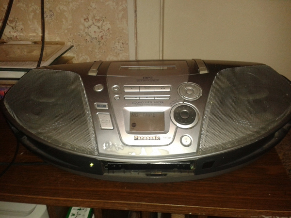 магнитофон cd и кассеты в дар (Москва). Дарудар
