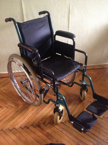 Авито инвалидные коляски б у купить. Инвалидные коляски даром. Инвалидное кресло с электроприводом. Инвалид коляски даром. Инвалидная коляска с электроприводом отдам даром.