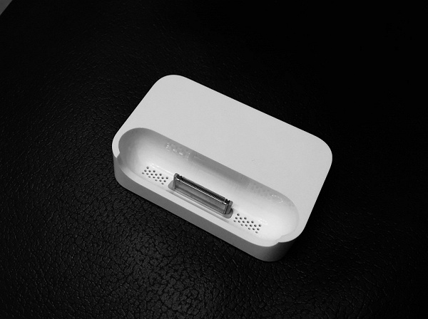 Подставка-зарядка от четвёртого айфона в дар (Москва). Дарудар