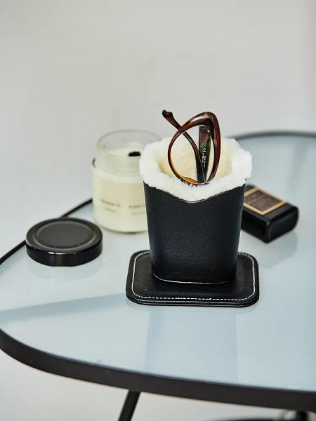 Настольный футляр для очков в дар (Мытищи, Москва). Дарудар