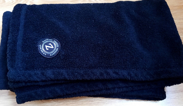 Чёрное махровое полотенце в дар (Санкт-Петербург). Дарудар