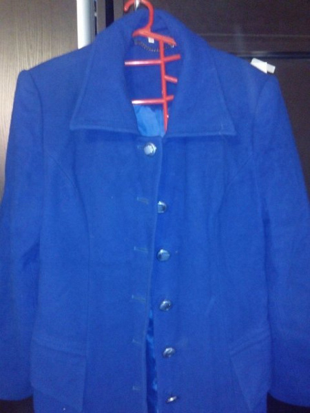 И снова синее пальто!