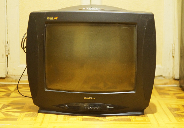 Телевизор Gold Star CF-20D70B в дар (Москва). Дарудар